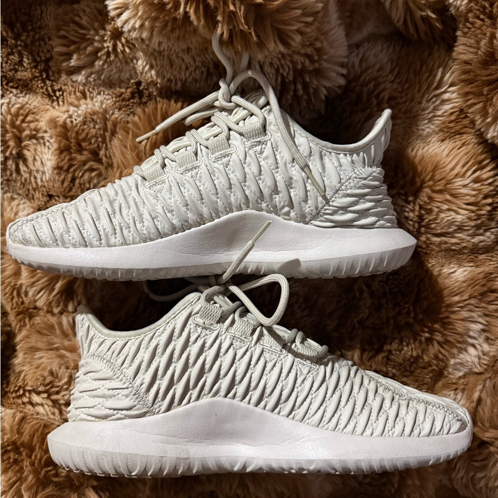 Adidas Stylish Textured Sneakers in Cream
